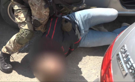 В Приморье задержали криминального авторитета и его подручных В Приморье задержали криминального авторитета и его подручных