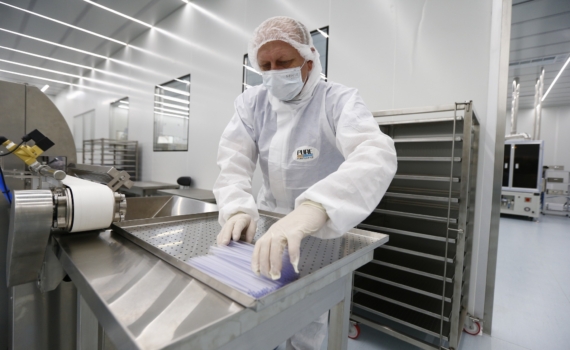 На Кубани запустили новое производство медизделий мощностью 90 млн единиц в год На Кубани запустили новое производство медизделий мощностью 90 млн единиц в год